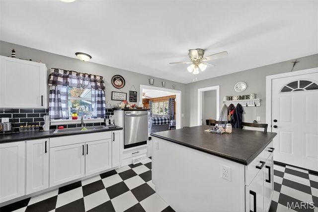 104 Dolbeare Drive, Louisiana, MO 63353