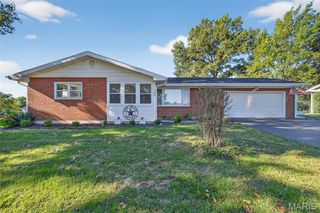 104 Dolbeare Drive, Louisiana, MO 63353