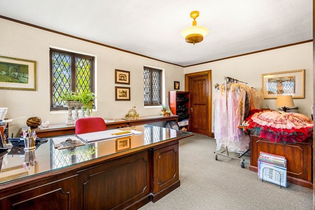 32 Lowell St, Reading, MA 01867