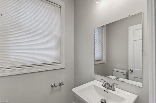 412 West RD, Portsmouth, VA 23707