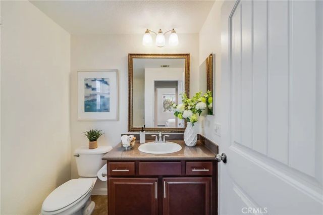 6835 Noric Circle, Eastvale, CA 92880