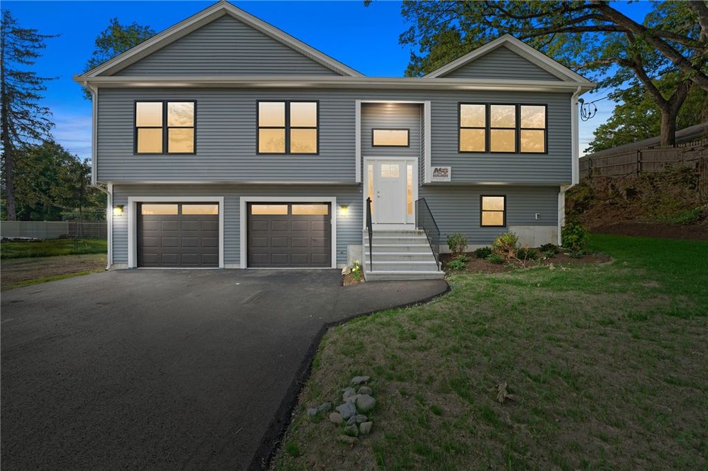 10 Sherwood Avenue, North Providence, RI 02911