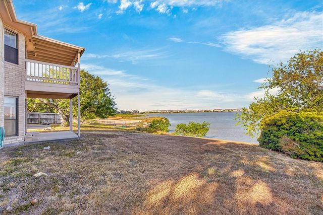 1006 Harbor Village Dr, Corpus Christi, TX 78412