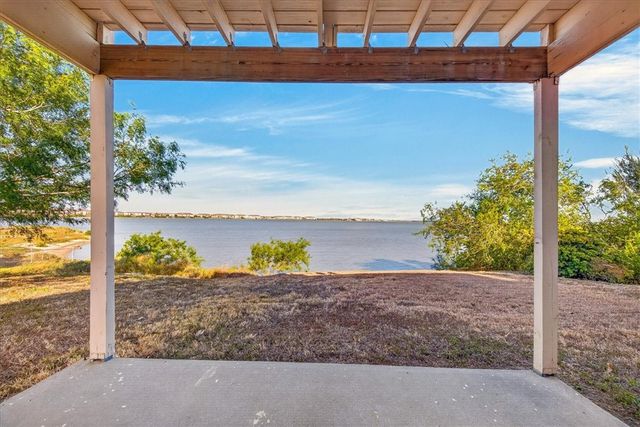 1006 Harbor Village Dr, Corpus Christi, TX 78412