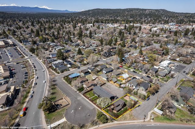 106 NW Colorado Avenue, Bend, OR 97703