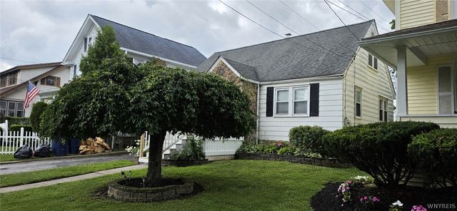 39 Grove Avenue, Lockport City, NY 14094