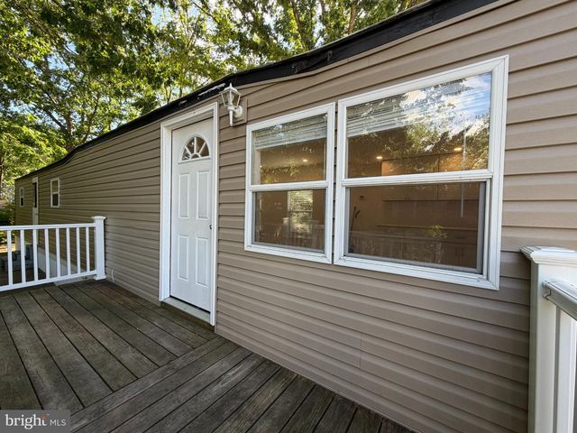 66 ROBERTS RD, Toms River, NJ 08755
