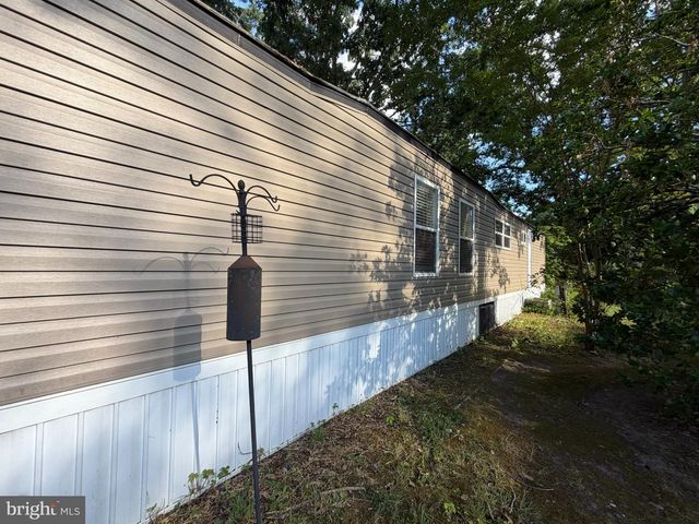66 ROBERTS RD, Toms River, NJ 08755