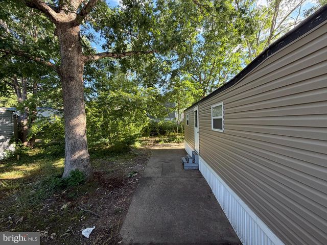 66 ROBERTS RD, Toms River, NJ 08755