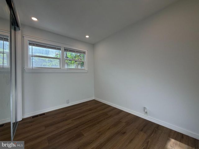 66 ROBERTS RD, Toms River, NJ 08755