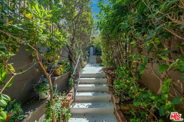 1581 Manning Avenue, Los Angeles, CA 90024
