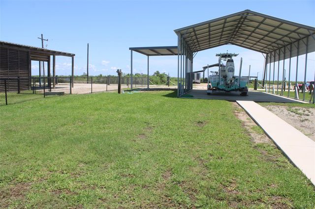 1247 Mabry, Gilchrist, TX 77617