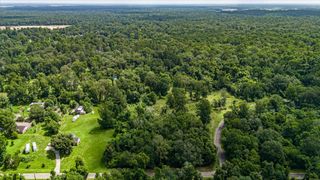 000 W Magnolia Ln, New Caney, TX 77357