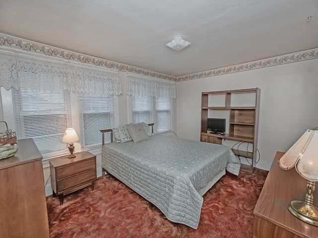 434 E 7th Ave, Tarentum, PA 15084