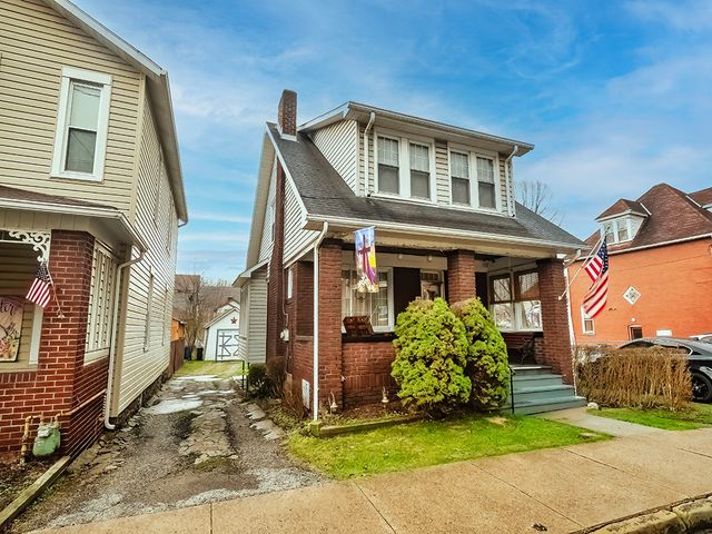 434 E 7th Ave, Tarentum, PA 15084