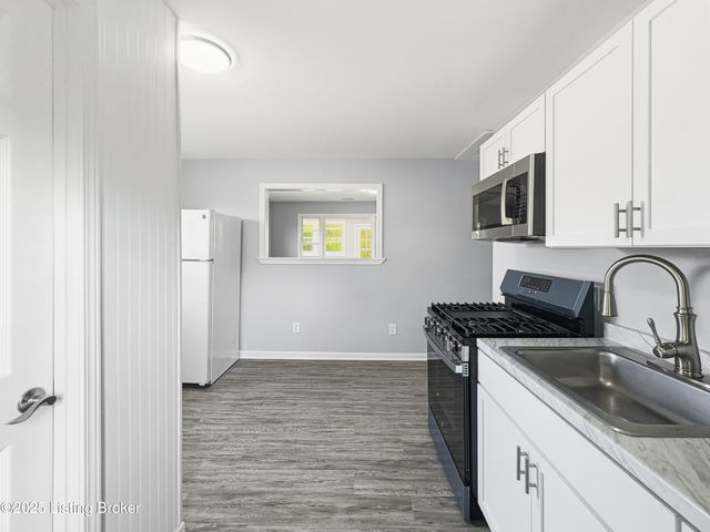 13020 E Orell Rd, Louisville, KY 40272