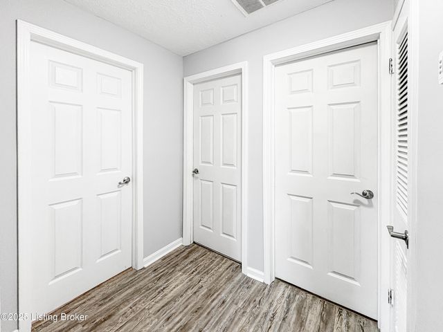 13020 E Orell Rd, Louisville, KY 40272