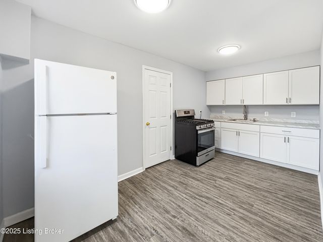 13020 E Orell Rd, Louisville, KY 40272