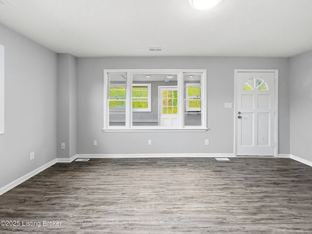 13020 E Orell Rd, Louisville, KY 40272