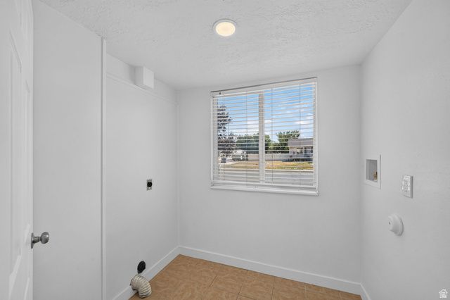3684 S QUEENSPOINTE LN, West Valley City, UT 84119