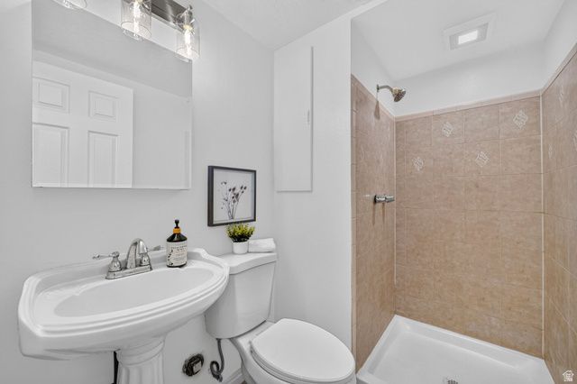 3684 S QUEENSPOINTE LN, West Valley City, UT 84119