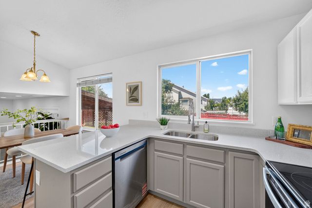 3684 S QUEENSPOINTE LN, West Valley City, UT 84119