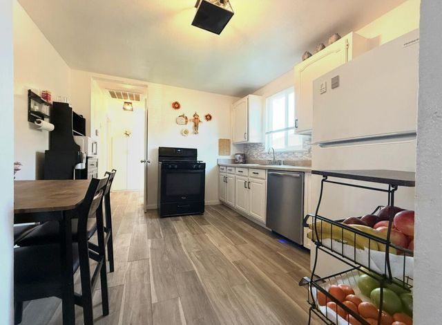 474 First Street, Lindsay, CA 93247