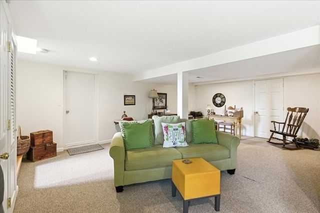 9 Cushing Dr, Plymouth, MA 02360