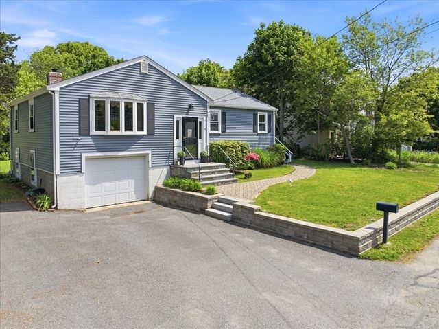 9 Cushing Dr, Plymouth, MA 02360
