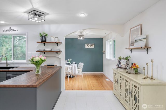 3210 S Bay Road NE, Olympia, WA 98506