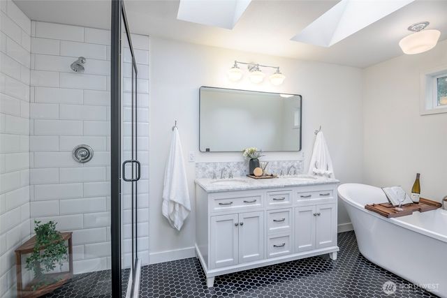 3210 S Bay Road NE, Olympia, WA 98506