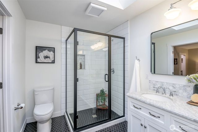 3210 S Bay Road NE, Olympia, WA 98506