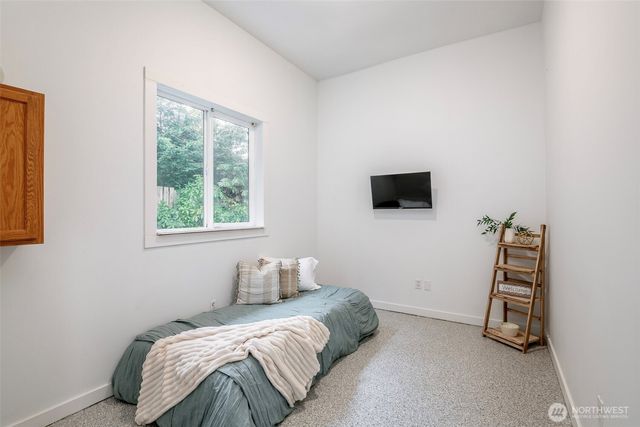 3210 S Bay Road NE, Olympia, WA 98506