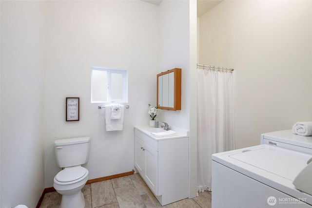 3210 S Bay Road NE, Olympia, WA 98506