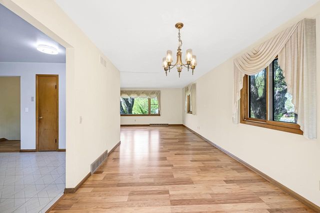 921 Greenwich DRIVE, Madison, WI 53711