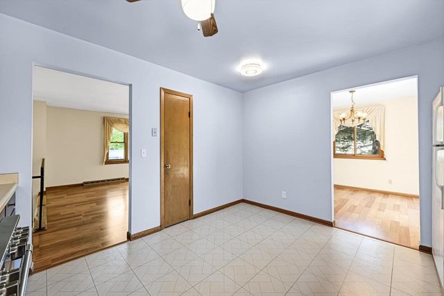 921 Greenwich DRIVE, Madison, WI 53711
