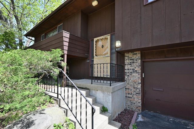 921 Greenwich DRIVE, Madison, WI 53711
