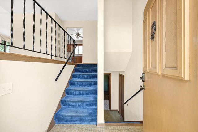 921 Greenwich DRIVE, Madison, WI 53711