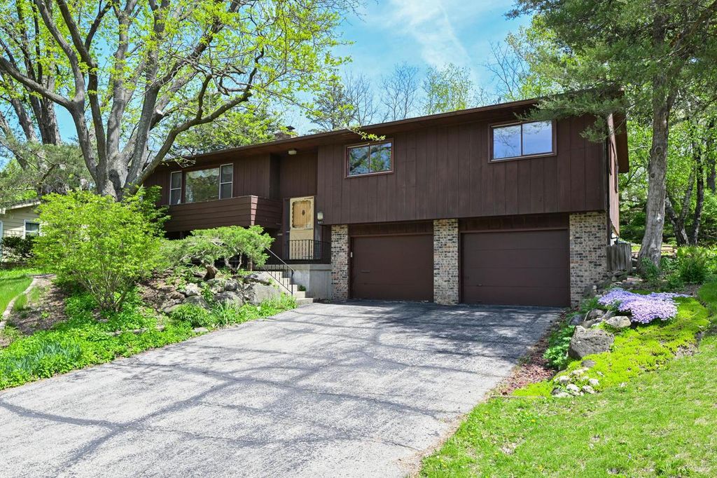 921 Greenwich DRIVE, Madison, WI 53711
