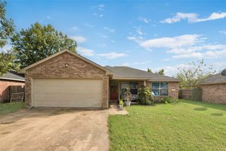 800 Phillips Circle, Kaufman, TX 75142