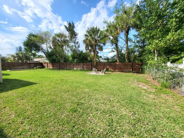 588 Charles Drive, Melbourne, FL 32935