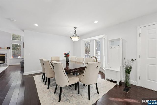 459 Lost River Court, Mahwah, NJ 07430