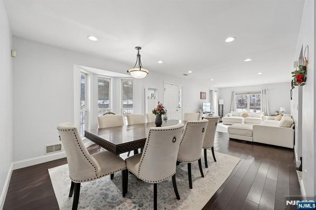 459 Lost River Court, Mahwah, NJ 07430