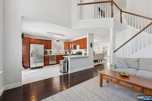 459 Lost River Court, Mahwah, NJ 07430