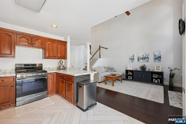 459 Lost River Court, Mahwah, NJ 07430