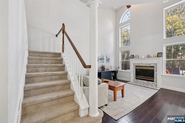 459 Lost River Court, Mahwah, NJ 07430