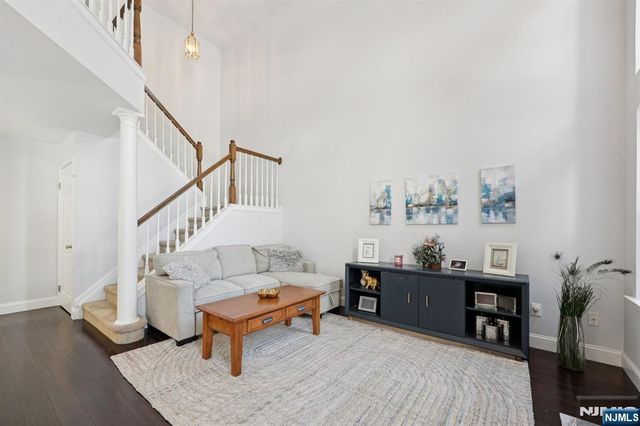 459 Lost River Court, Mahwah, NJ 07430