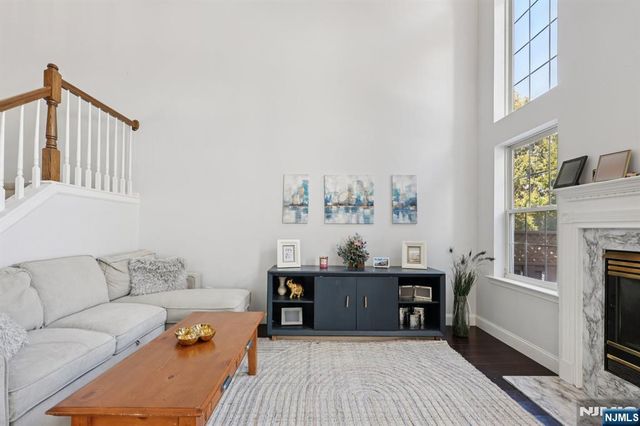 459 Lost River Court, Mahwah, NJ 07430