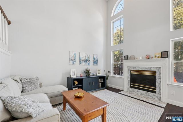 459 Lost River Court, Mahwah, NJ 07430