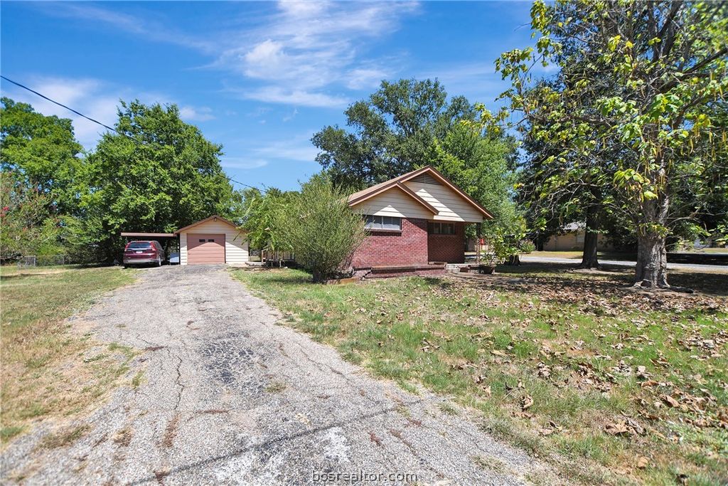 110 & 112 North Shipp Street, Madisonville, TX 77864 — photo 3